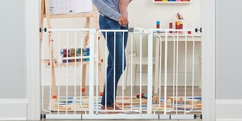 Regalo Easy Step Walk Thru Gate Review