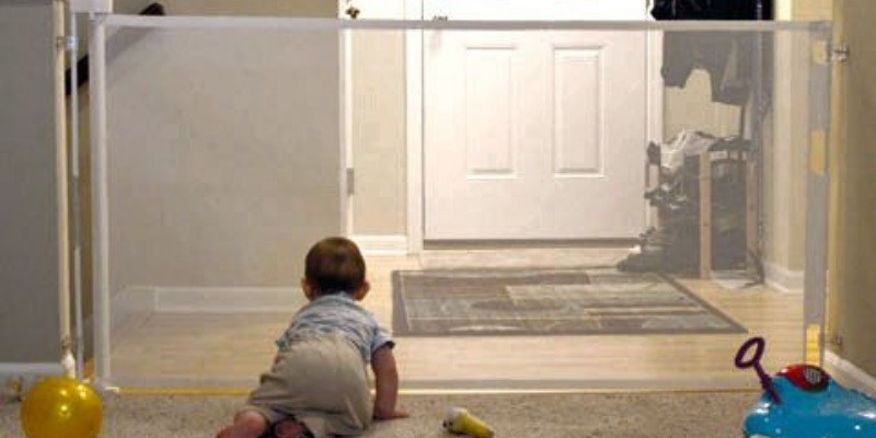Dreambaby Retractable Gate Review Dreambaby Retractable Gate Review