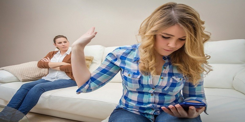 Why Do Teenage Daughters Hate Their Mothers