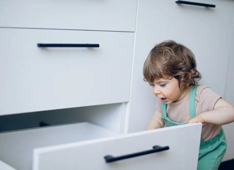 common household hazards that can harm babies